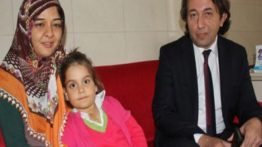 Adana’da Minik Ela Nur Yarım Kalple Hayata Tutunuyor